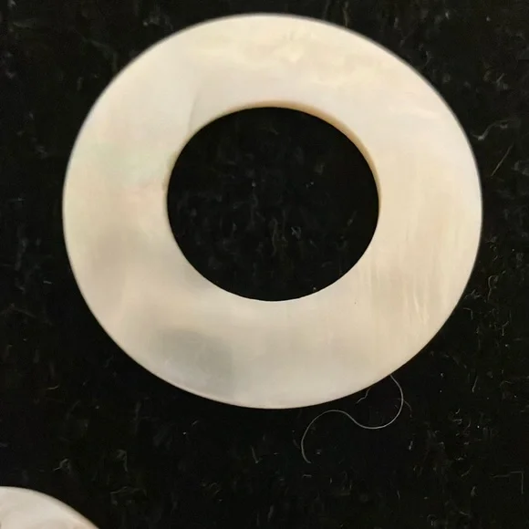 Mother of Pearl pendants. - Picture 3 of 4